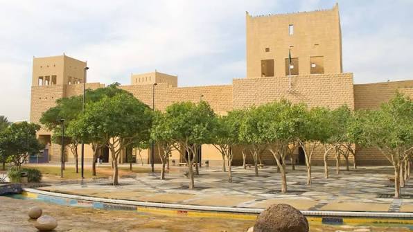 Booking flights from Riyadh to Salalah